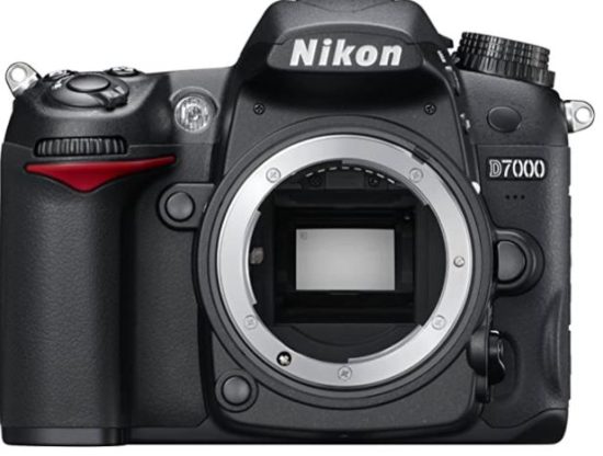 Nikon D7000 DSLR camera for apsc and full frame photography